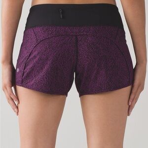 Lululemon Run Lululemon Run Times Short (4")
Circuit Aurora Black EUC - Size 6